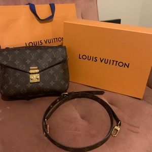 Louis Vuitton Pochette Métis